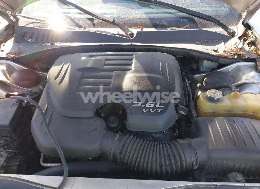 Photo 10 of 2012 Chrysler 300 (VIN 2C3CCAAG4CH117753)