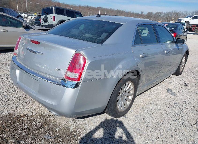 Photo 4 of 2012 Chrysler 300 (VIN 2C3CCAAG4CH117753)