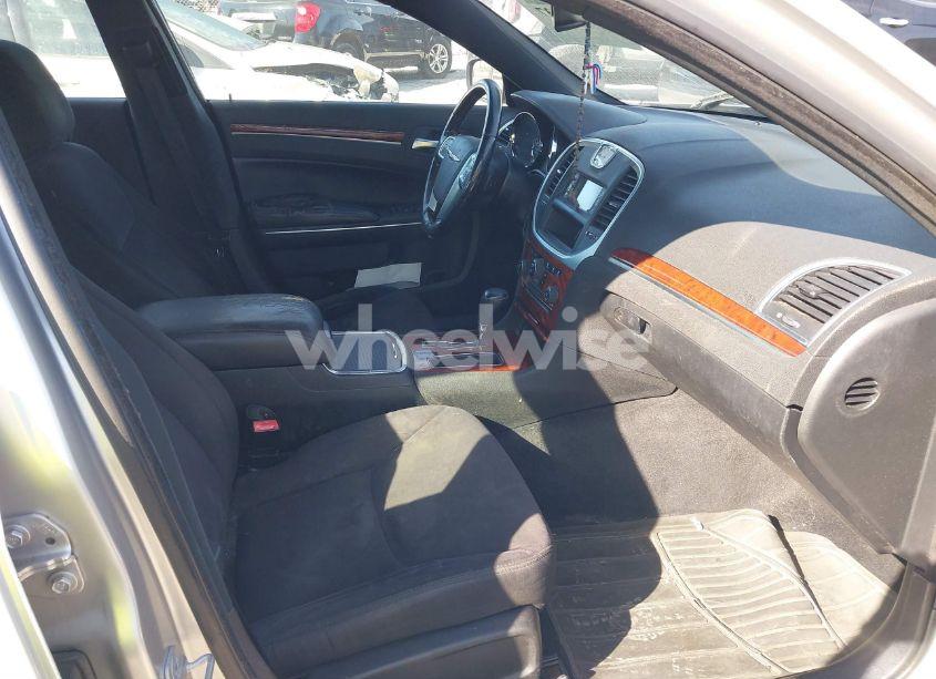 Photo 5 of 2012 Chrysler 300 (VIN 2C3CCAAG4CH117753)