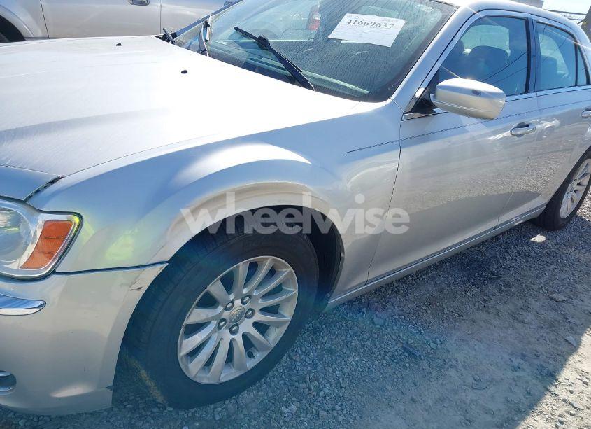 Photo 6 of 2012 Chrysler 300 (VIN 2C3CCAAG4CH117753)