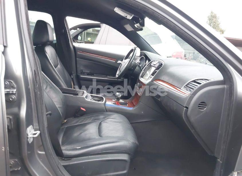 Photo 5 of 2012 Chrysler 300 (VIN 2C3CCAAG4CH313613)