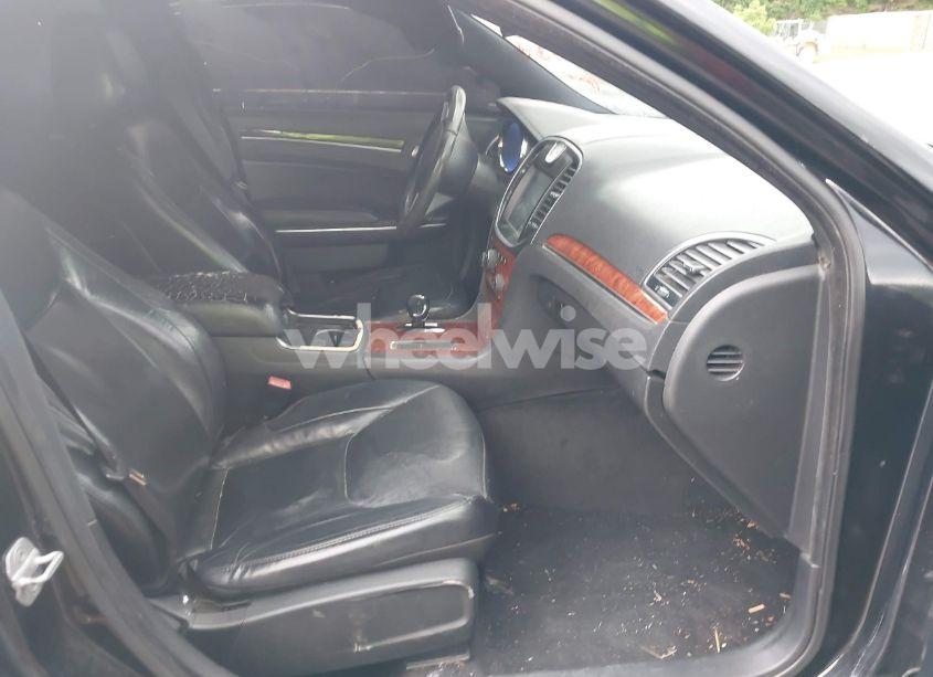 Photo 5 of 2013 Chrysler 300 MOTOWN (VIN 2C3CCAAG4DH557991)