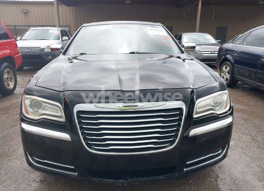 Photo 6 of 2013 Chrysler 300 MOTOWN (VIN 2C3CCAAG4DH557991)
