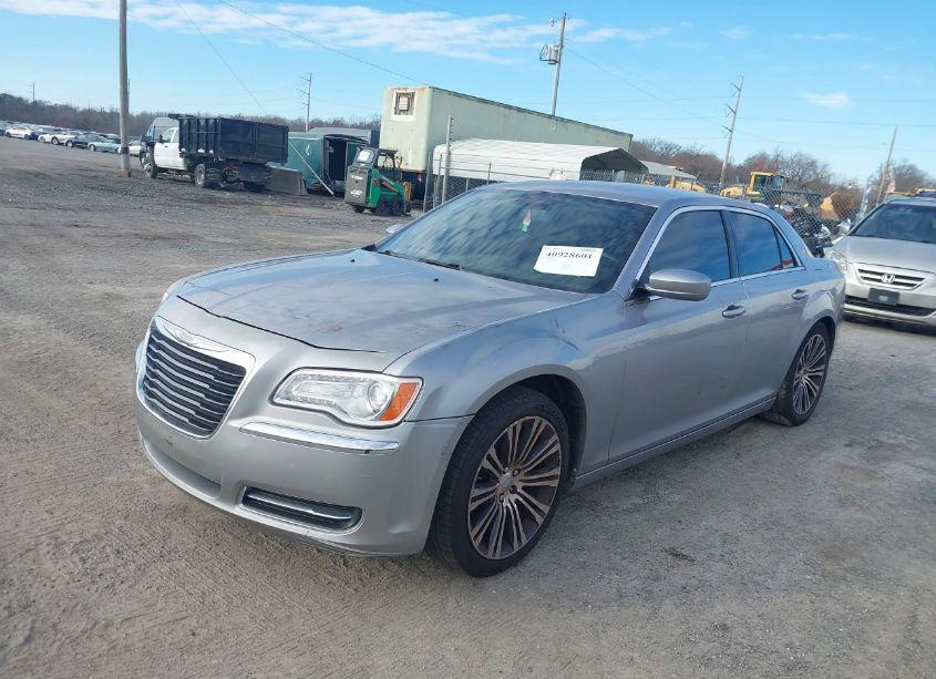 Photo 2 of 2013 Chrysler 300 MOTOWN (VIN 2C3CCAAG4DH572376)