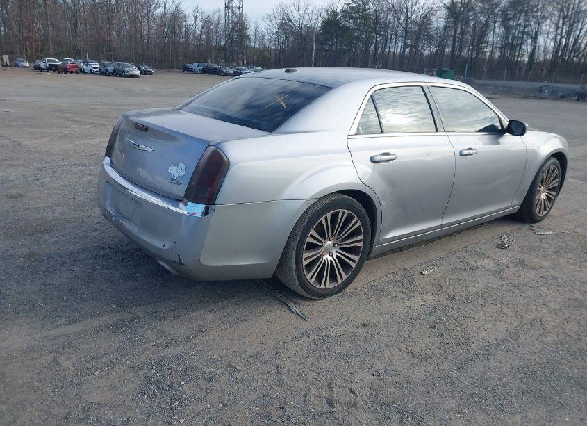 Photo 4 of 2013 Chrysler 300 MOTOWN (VIN 2C3CCAAG4DH572376)