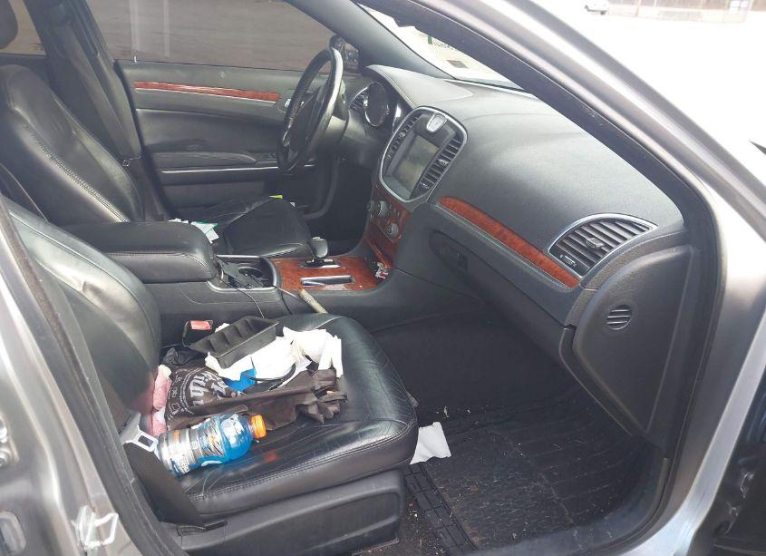 Photo 5 of 2013 Chrysler 300 MOTOWN (VIN 2C3CCAAG4DH572376)