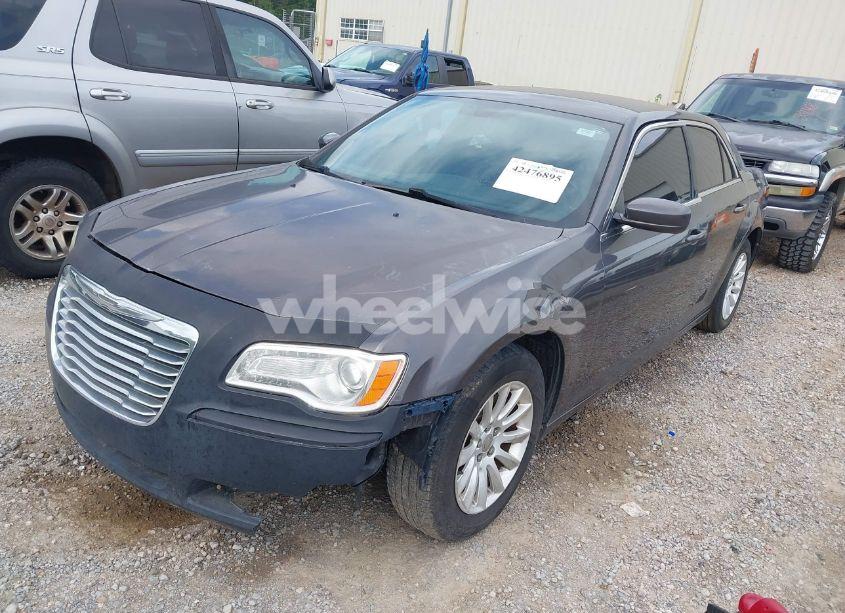 Photo 2 of 2013 Chrysler 300 MOTOWN (VIN 2C3CCAAG4DH588190)