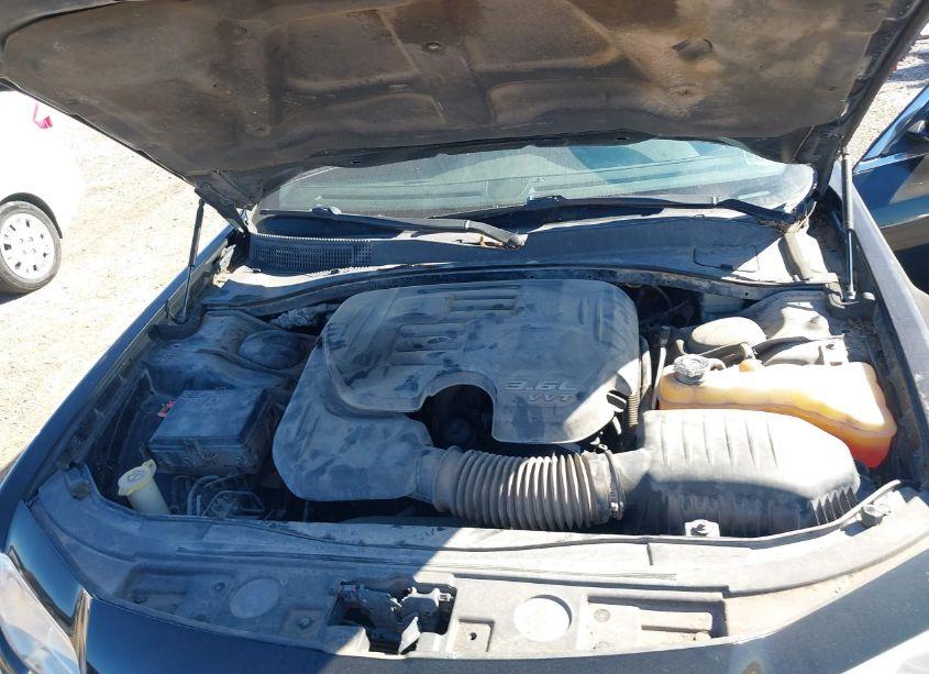 Photo 10 of 2013 Chrysler 300 MOTOWN (VIN 2C3CCAAG4DH613282)