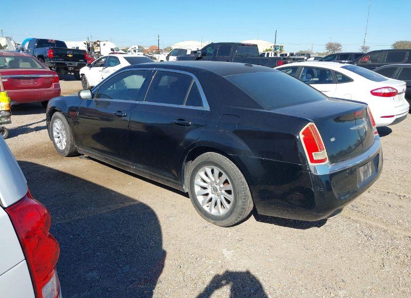 Photo 3 of 2013 Chrysler 300 MOTOWN (VIN 2C3CCAAG4DH613282)