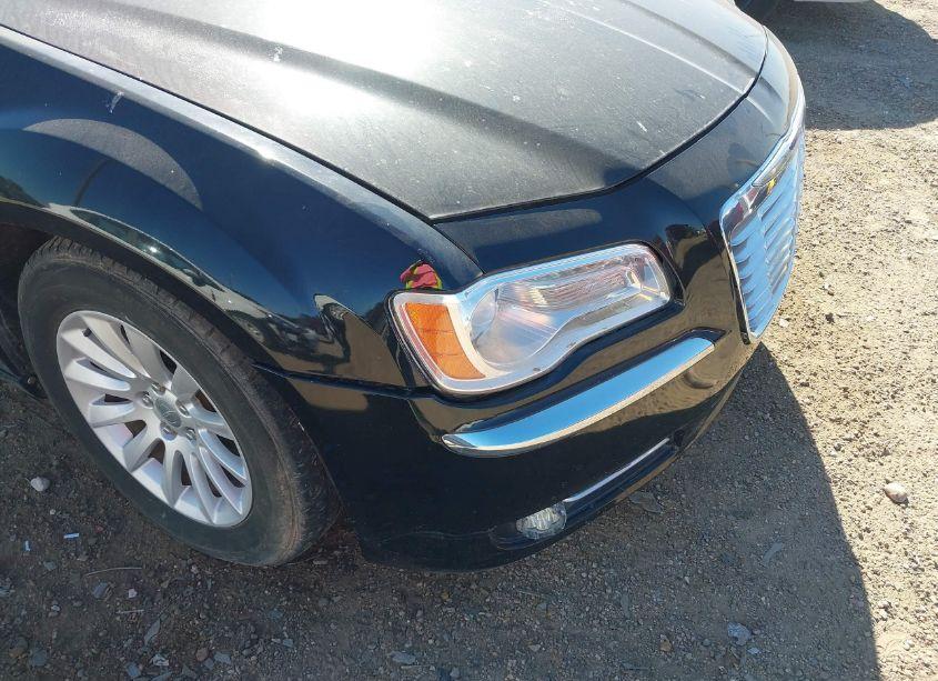 Photo 6 of 2013 Chrysler 300 MOTOWN (VIN 2C3CCAAG4DH613282)