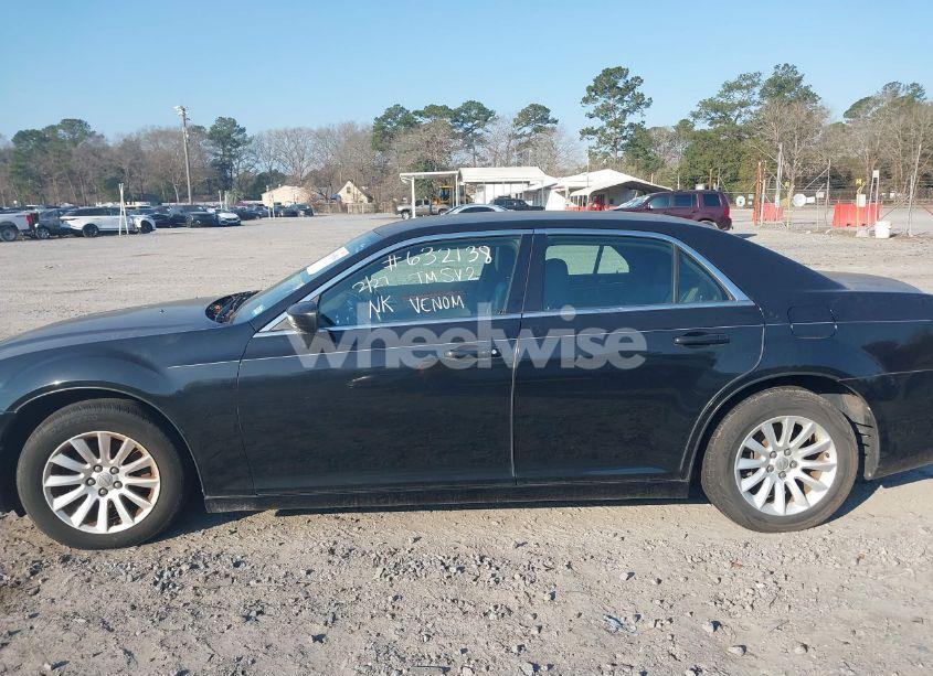 Photo 14 of 2013 Chrysler 300 MOTOWN (VIN 2C3CCAAG4DH632138)