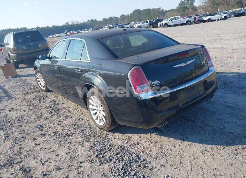 Photo 3 of 2013 Chrysler 300 MOTOWN (VIN 2C3CCAAG4DH632138)