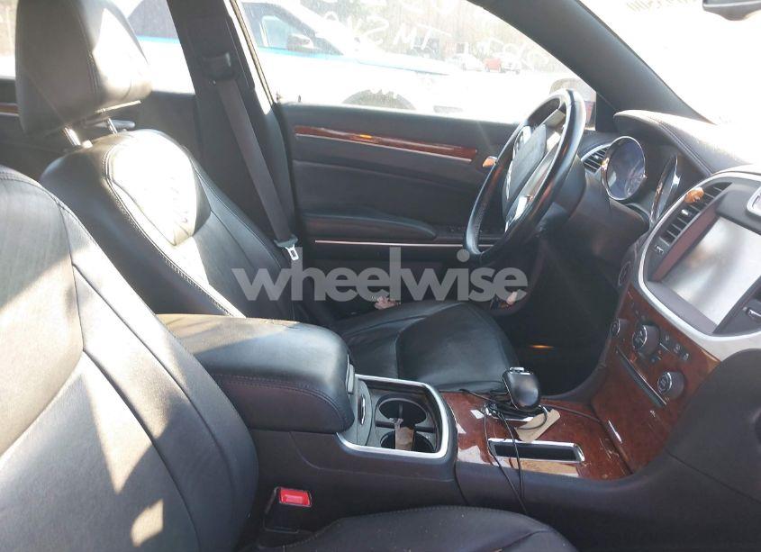 Photo 5 of 2013 Chrysler 300 MOTOWN (VIN 2C3CCAAG4DH632138)