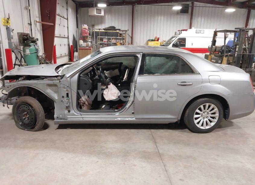 Photo 13 of 2014 Chrysler 300 (VIN 2C3CCAAG4EH181004)