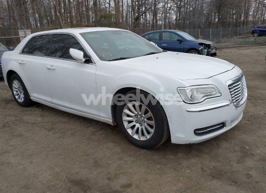 2014 Chrysler 300 (VIN 2C3CCAAG4EH288571) main photo