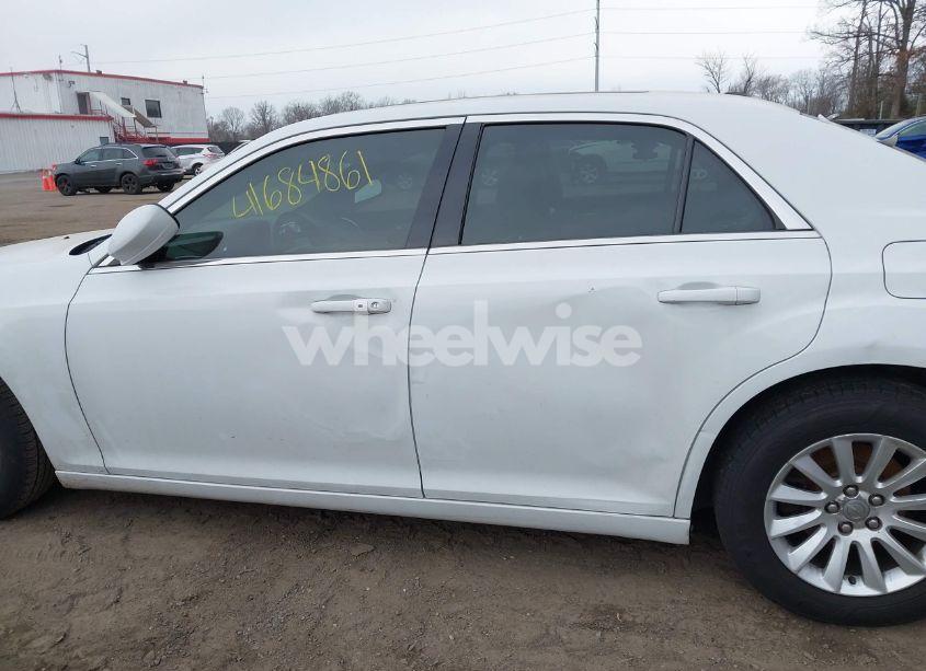 Photo 14 of 2014 Chrysler 300 (VIN 2C3CCAAG4EH288571)
