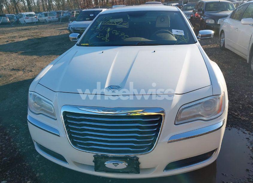 Photo 12 of 2014 Chrysler 300 UPTOWN EDITION (VIN 2C3CCAAG4EH344363)