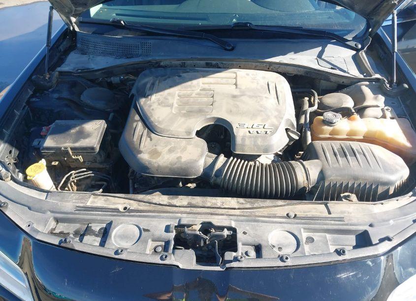 Photo 10 of 2015 Chrysler 300 LIMITED (VIN 2C3CCAAG4FH818149)