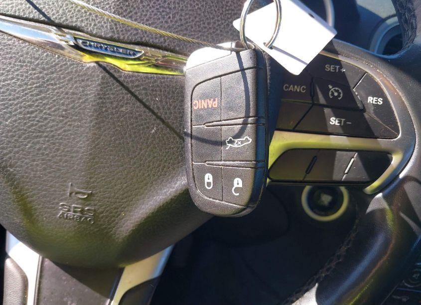 Photo 11 of 2015 Chrysler 300 LIMITED (VIN 2C3CCAAG4FH818149)