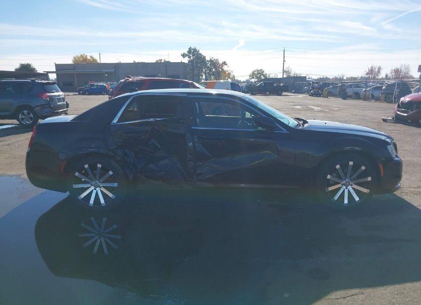 Photo 13 of 2015 Chrysler 300 LIMITED (VIN 2C3CCAAG4FH818149)