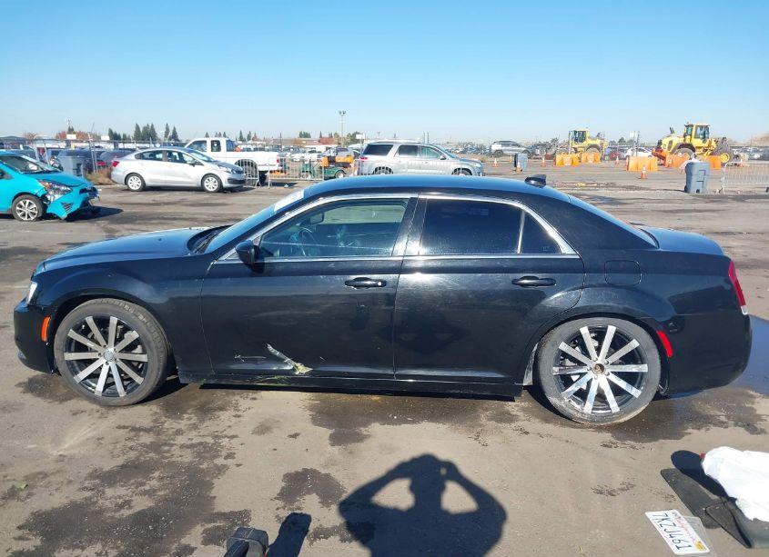 Photo 14 of 2015 Chrysler 300 LIMITED (VIN 2C3CCAAG4FH818149)