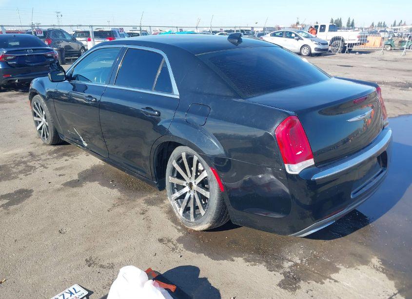 Photo 3 of 2015 Chrysler 300 LIMITED (VIN 2C3CCAAG4FH818149)