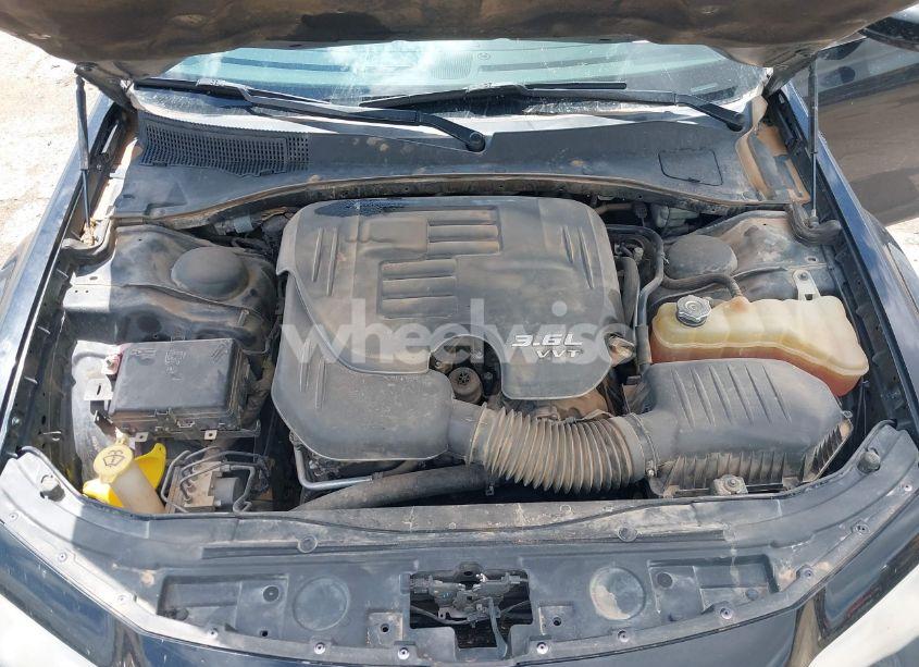 Photo 10 of 2015 Chrysler 300 LIMITED (VIN 2C3CCAAG4FH853922)