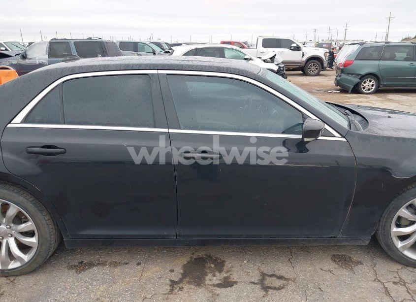 Photo 13 of 2015 Chrysler 300 LIMITED (VIN 2C3CCAAG4FH853922)