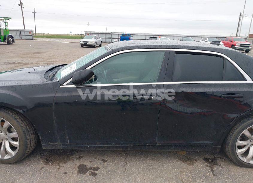 Photo 14 of 2015 Chrysler 300 LIMITED (VIN 2C3CCAAG4FH853922)