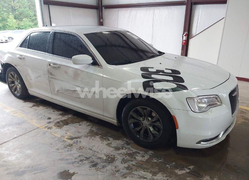 2015 Chrysler 300 LIMITED (VIN 2C3CCAAG4FH904240) main photo