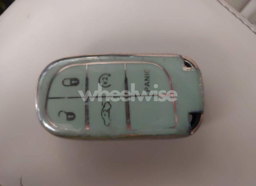 Photo 11 of 2015 Chrysler 300 LIMITED (VIN 2C3CCAAG4FH904240)