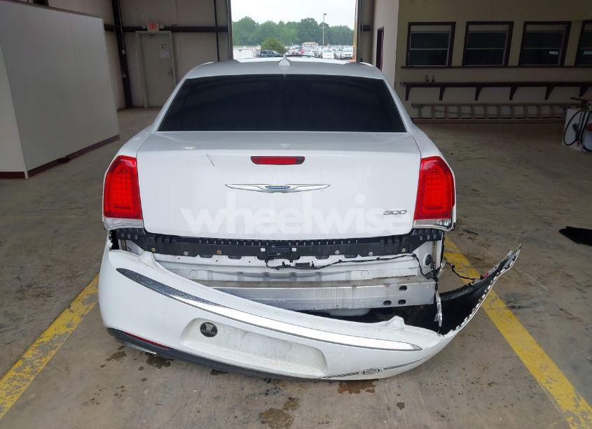 Photo 16 of 2015 Chrysler 300 LIMITED (VIN 2C3CCAAG4FH904240)