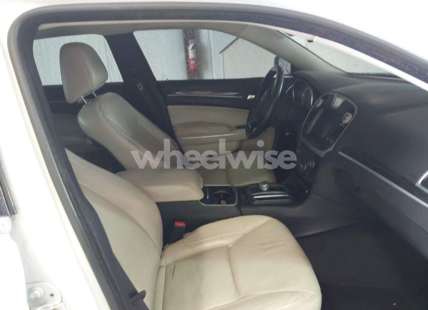 Photo 5 of 2015 Chrysler 300 LIMITED (VIN 2C3CCAAG4FH904240)