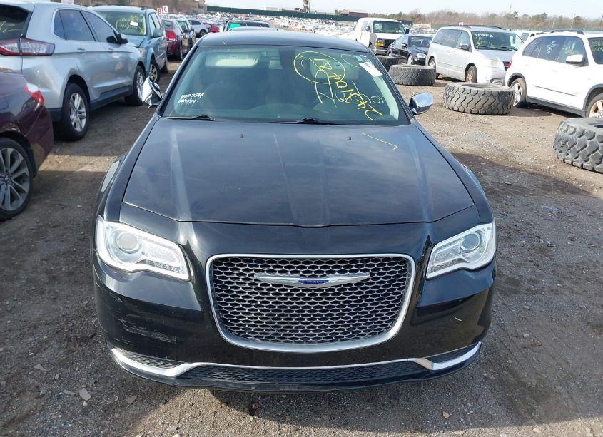 Photo 11 of 2019 Chrysler 300 TOURING (VIN 2C3CCAAG4KH601680)