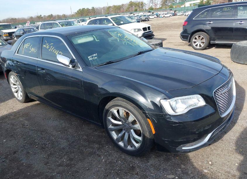 Photo 12 of 2019 Chrysler 300 TOURING (VIN 2C3CCAAG4KH601680)