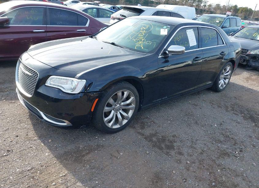Photo 2 of 2019 Chrysler 300 TOURING (VIN 2C3CCAAG4KH601680)