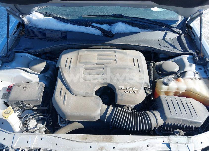 Photo 10 of 2020 Chrysler 300 TOURING (VIN 2C3CCAAG4LH171988)