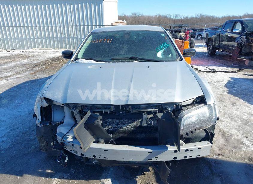 Photo 13 of 2020 Chrysler 300 TOURING (VIN 2C3CCAAG4LH171988)