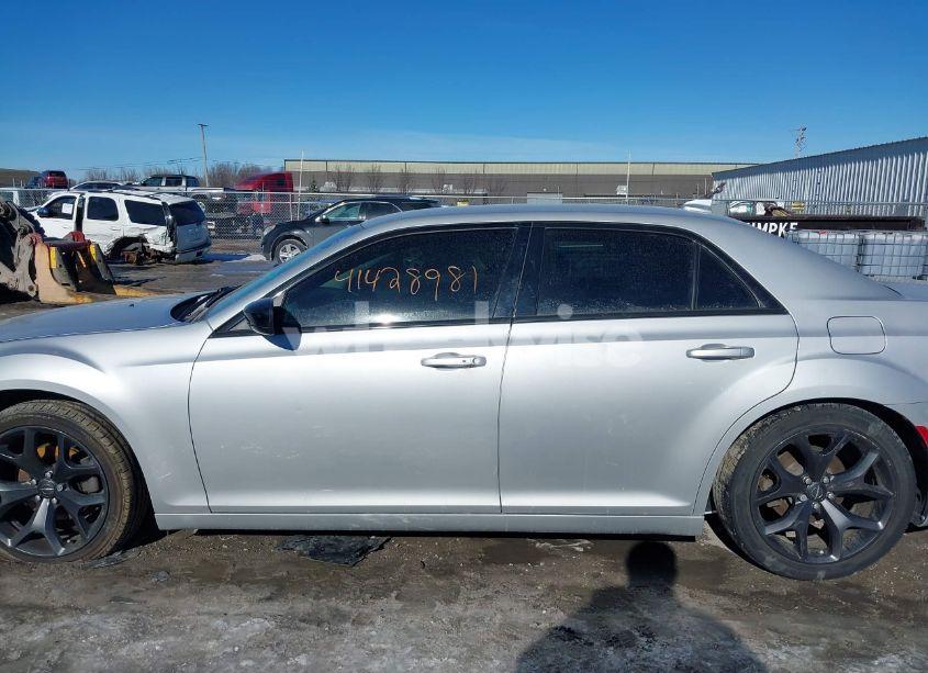 Photo 15 of 2020 Chrysler 300 TOURING (VIN 2C3CCAAG4LH171988)