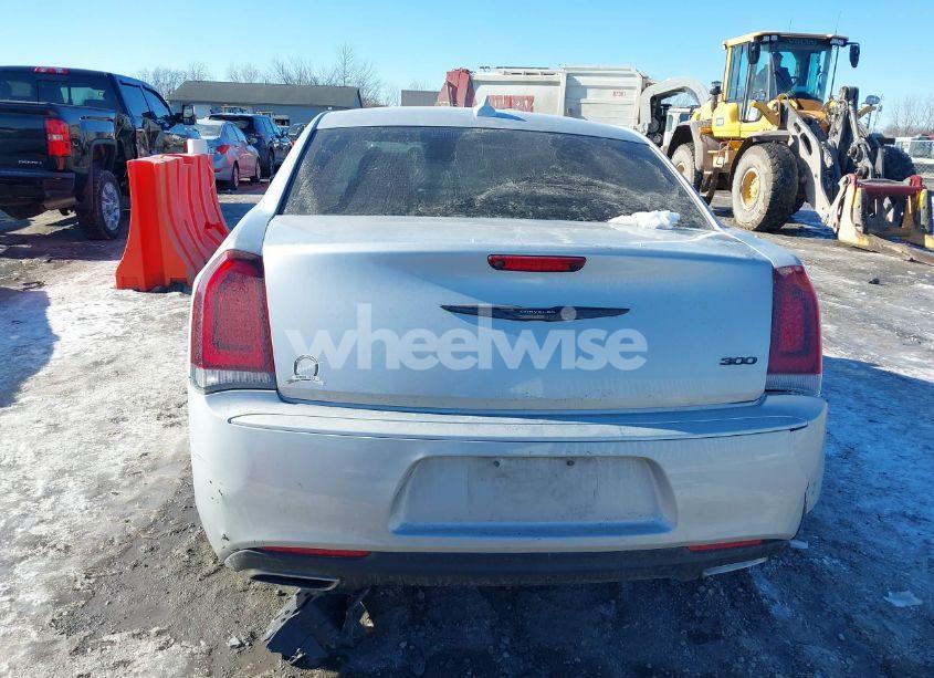 Photo 17 of 2020 Chrysler 300 TOURING (VIN 2C3CCAAG4LH171988)