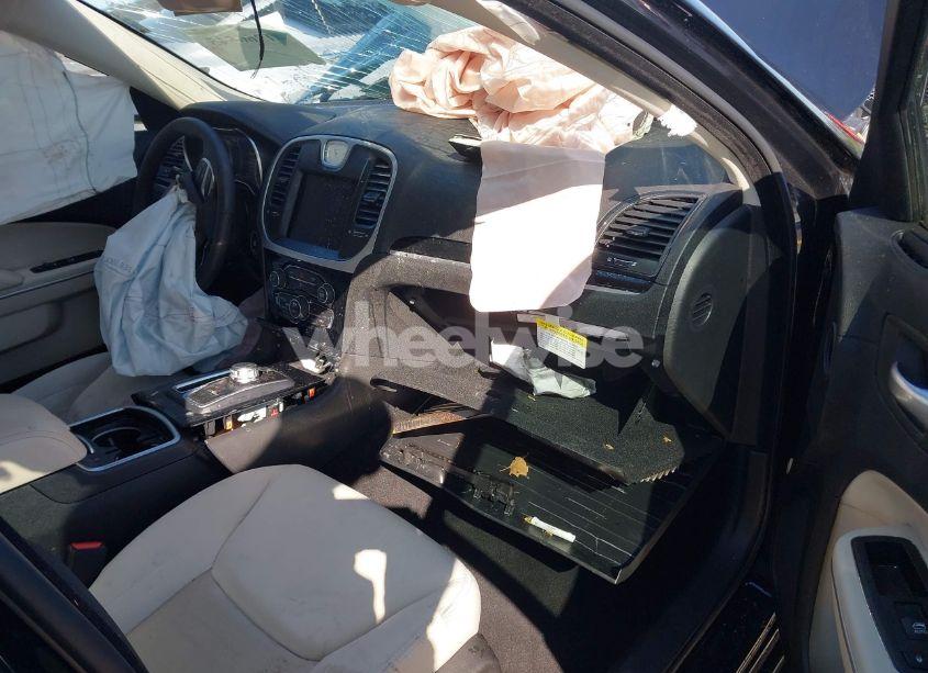 Photo 5 of 2023 Chrysler 300 TOURING (VIN 2C3CCAAG4PH706419)