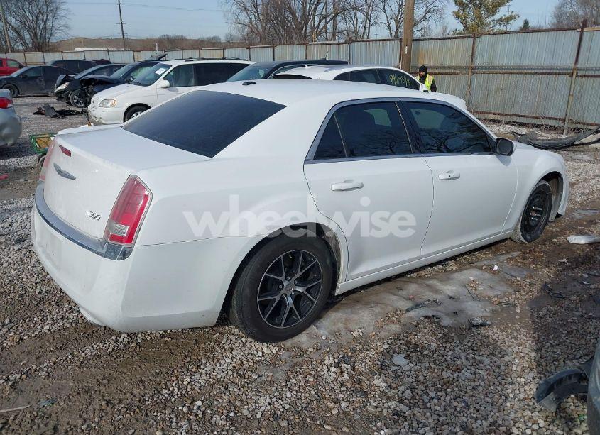 Photo 4 of 2012 Chrysler 300 (VIN 2C3CCAAG5CH104784)