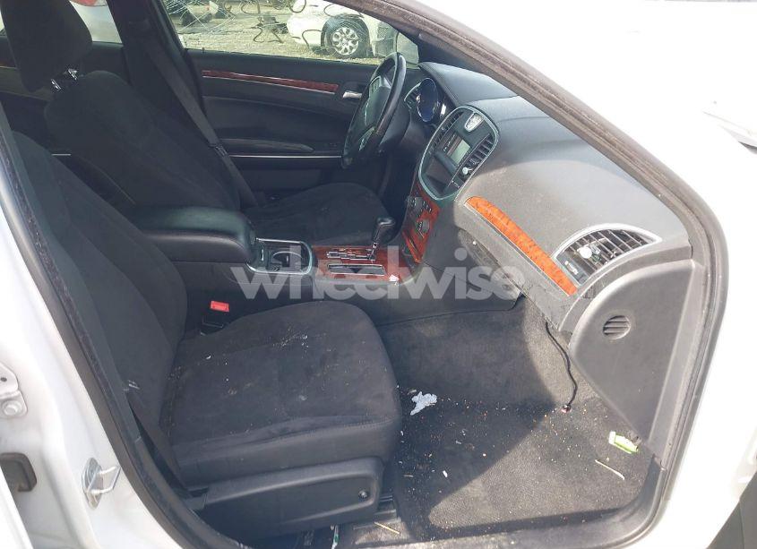 Photo 5 of 2012 Chrysler 300 (VIN 2C3CCAAG5CH104784)