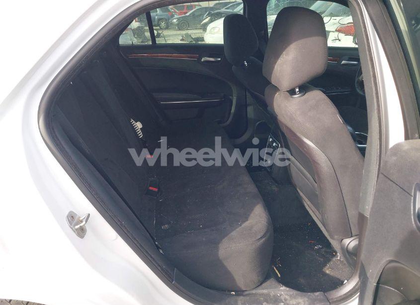 Photo 8 of 2012 Chrysler 300 (VIN 2C3CCAAG5CH104784)