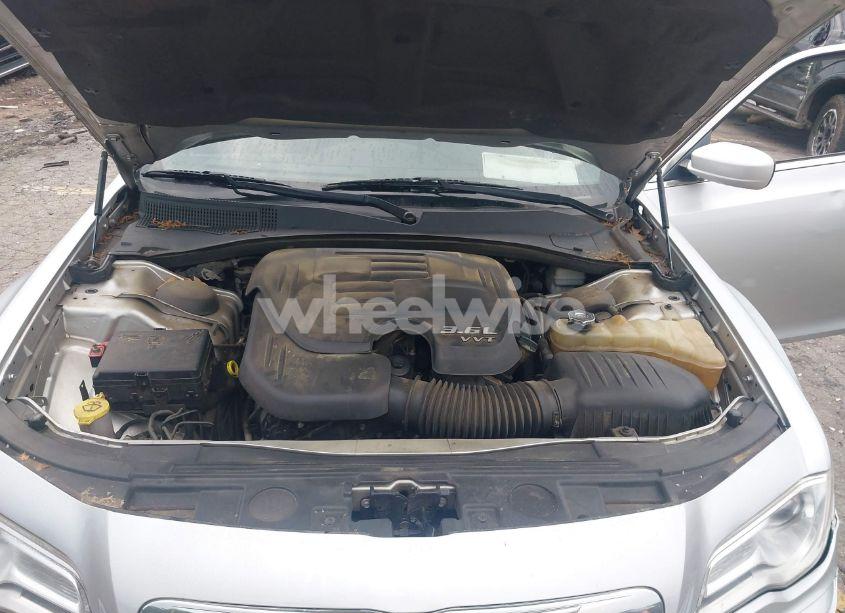 Photo 10 of 2012 Chrysler 300 (VIN 2C3CCAAG5CH116529)