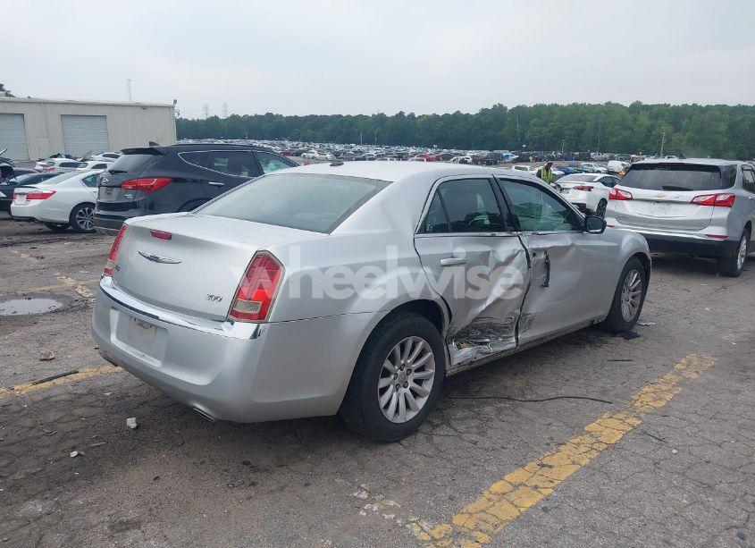 Photo 4 of 2012 Chrysler 300 (VIN 2C3CCAAG5CH116529)