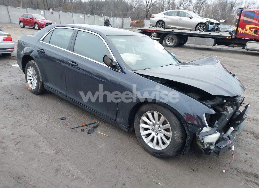 2012 Chrysler 300 (VIN 2C3CCAAG5CH117843) main photo