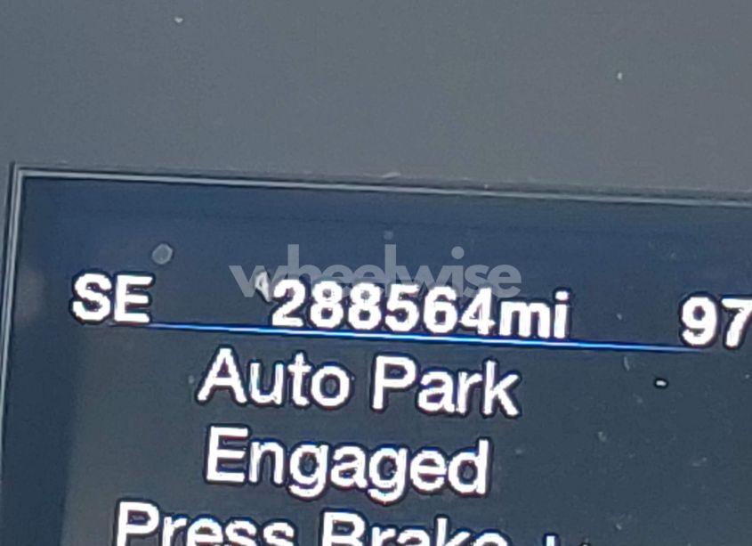 Photo 13 of 2012 Chrysler 300 (VIN 2C3CCAAG5CH165360)