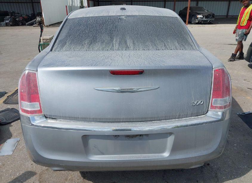 Photo 16 of 2013 Chrysler 300 MOTOWN (VIN 2C3CCAAG5DH561208)