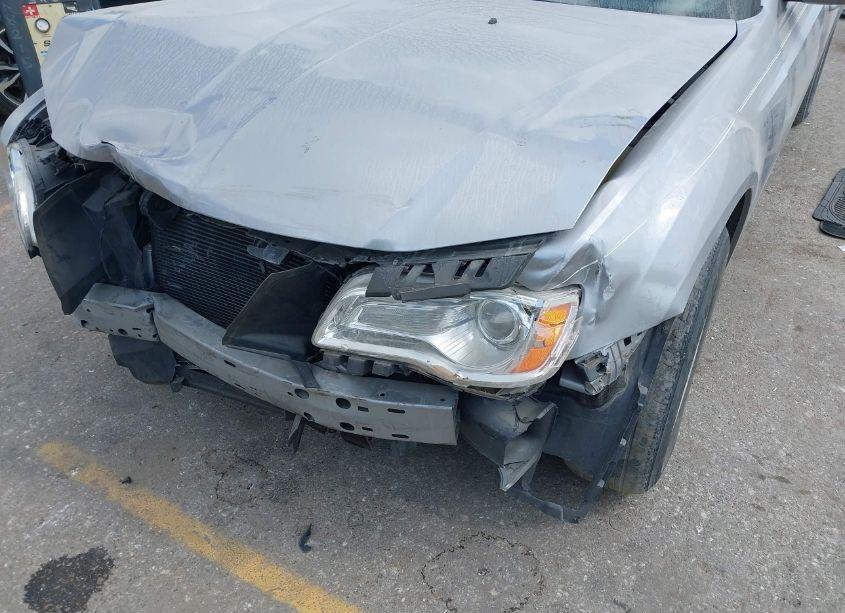 Photo 6 of 2013 Chrysler 300 MOTOWN (VIN 2C3CCAAG5DH561208)
